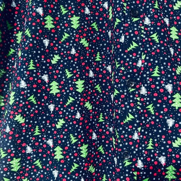 Men’s Monument Blue Green Christmas Trees Holiday Short Sleeve Button Shirt XL - Picture 3 of 4